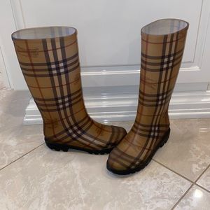 AUTHENTIC Tall Burberry rain boots - size 36. Great condition!